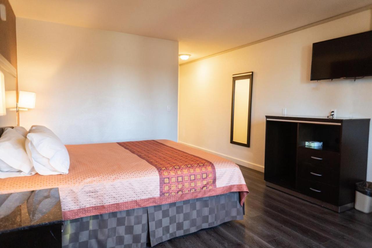 Maywood Inn Εξωτερικό φωτογραφία